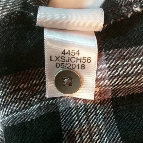 Aeropostale Black, White & Gray Plaid Shirt - Picture 5 of 5